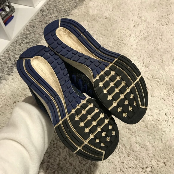 Womens Nike shoes - Picture 4 of 5